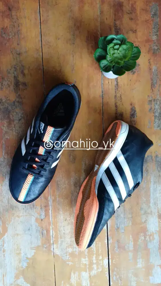 sepatu futsal adidas 11nova