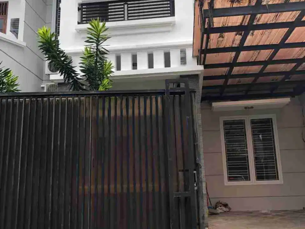 Rumah 2 Lantai di kebayoran lama jakarta selatan