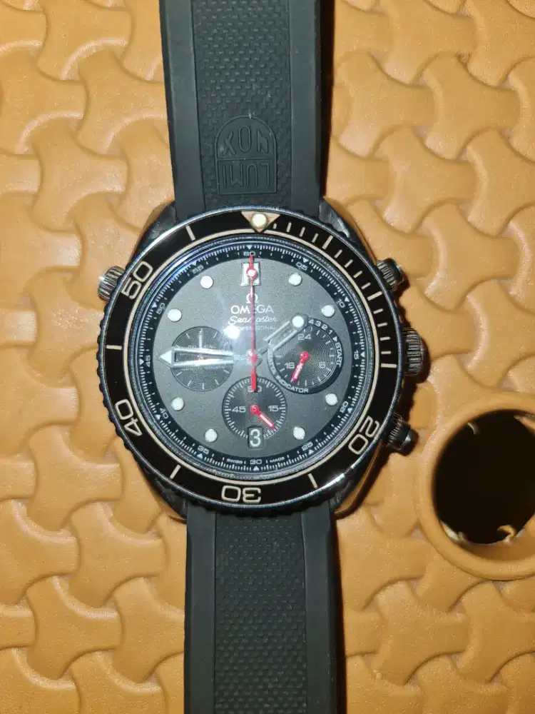 Jam tangan omega