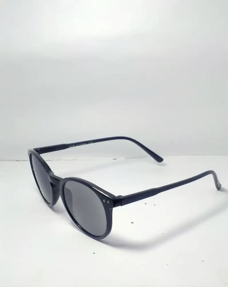 Kacamata hitam +1,50