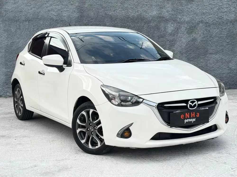 MAZDA 2 R 1.5 Matic 2015 SKYACTIVE.. eNHa garage Semarang..