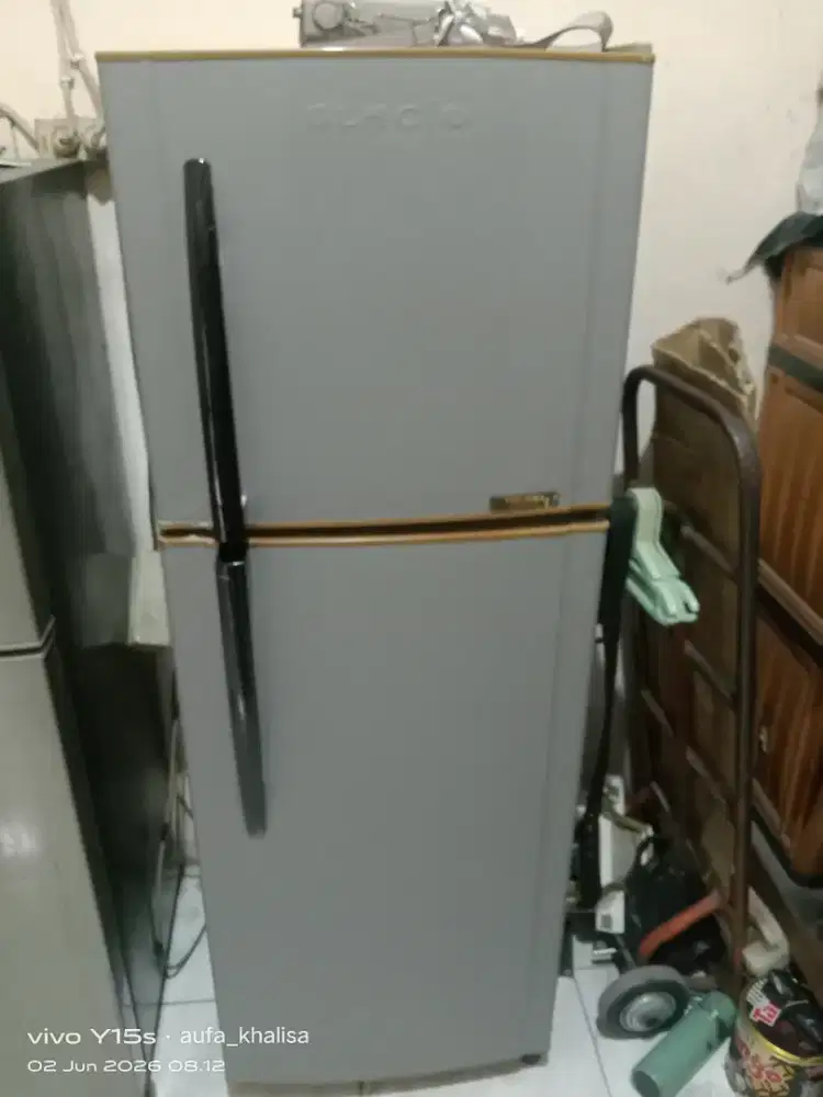 Kulkas 2 pintu merek Toshiba Glacio ORI