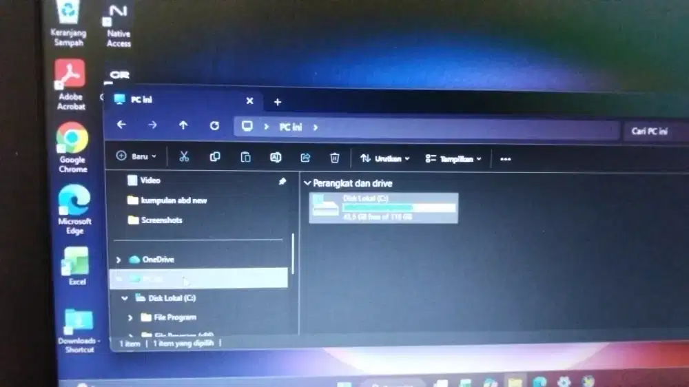 Di jual laptop Lenovo 11e