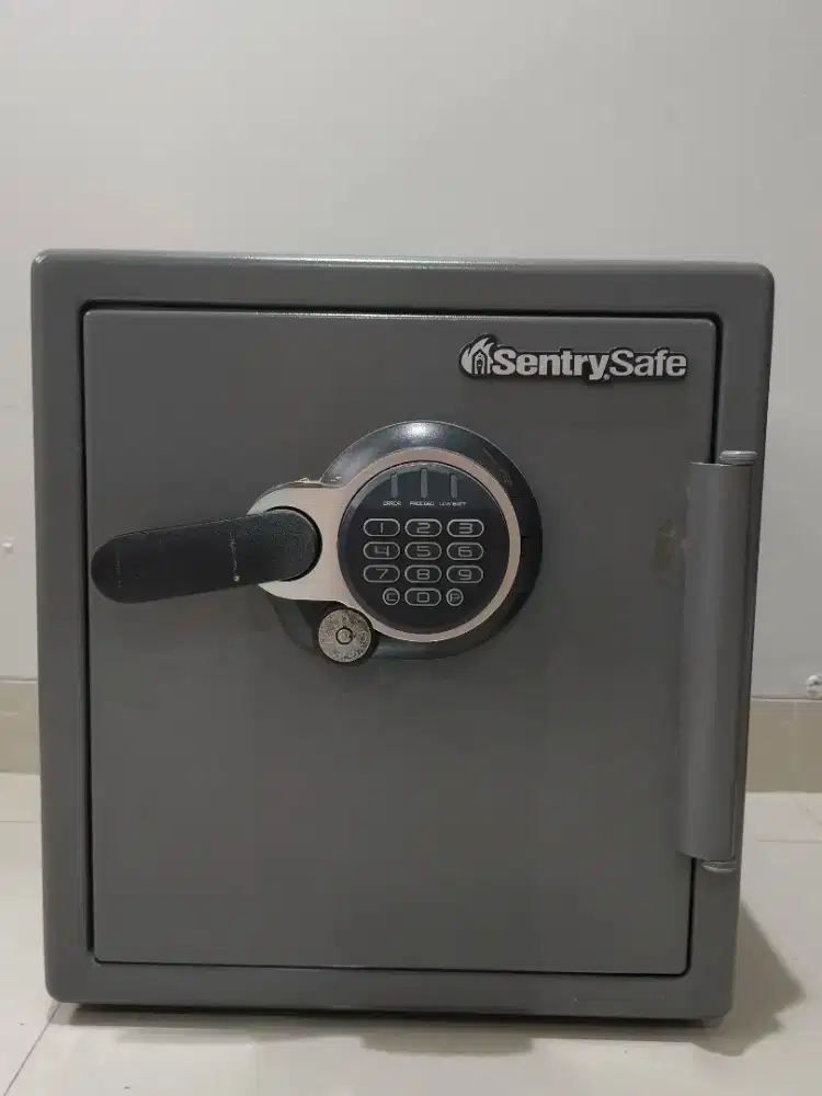 LEMARI BESI SENTRYSAFE SAFETYBOX
