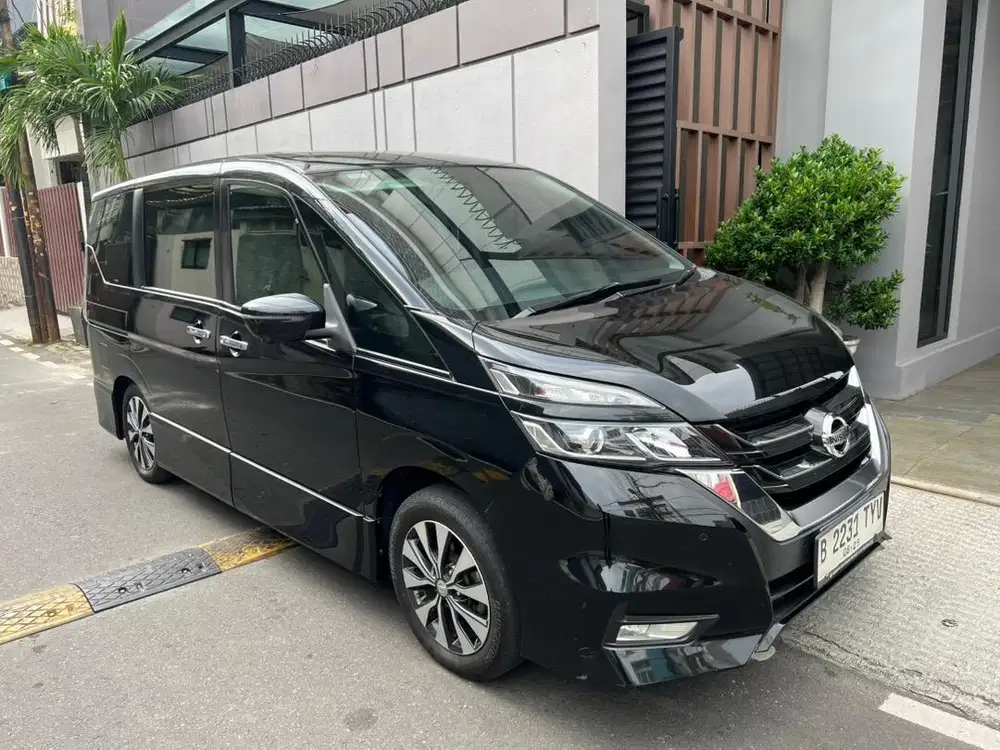 Nissan Serena c27