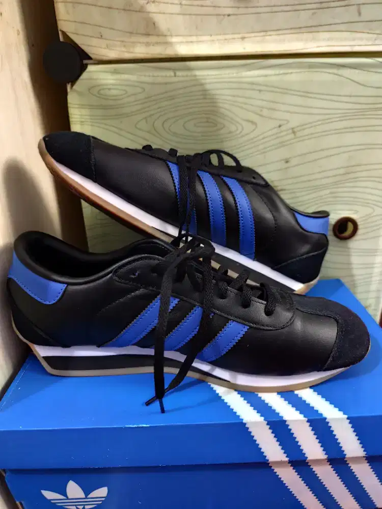 Adidas Country II used 2x saja