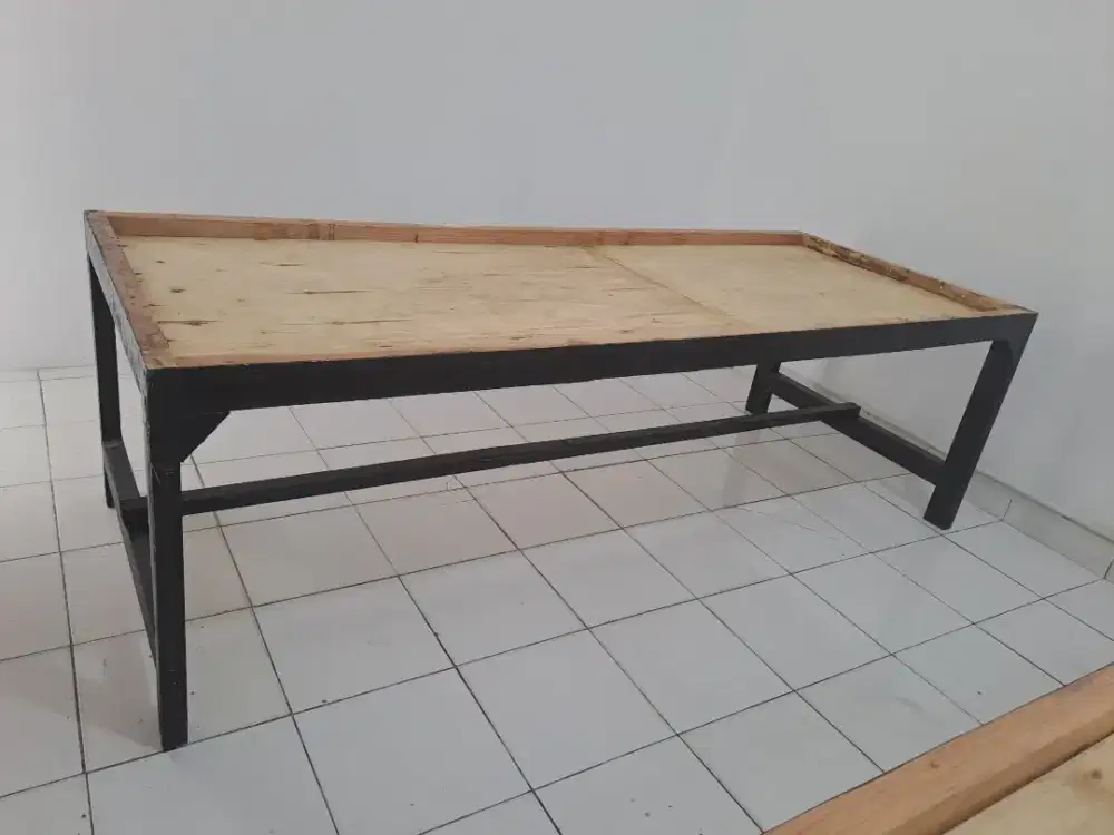 Meja ukuran 2x75x65