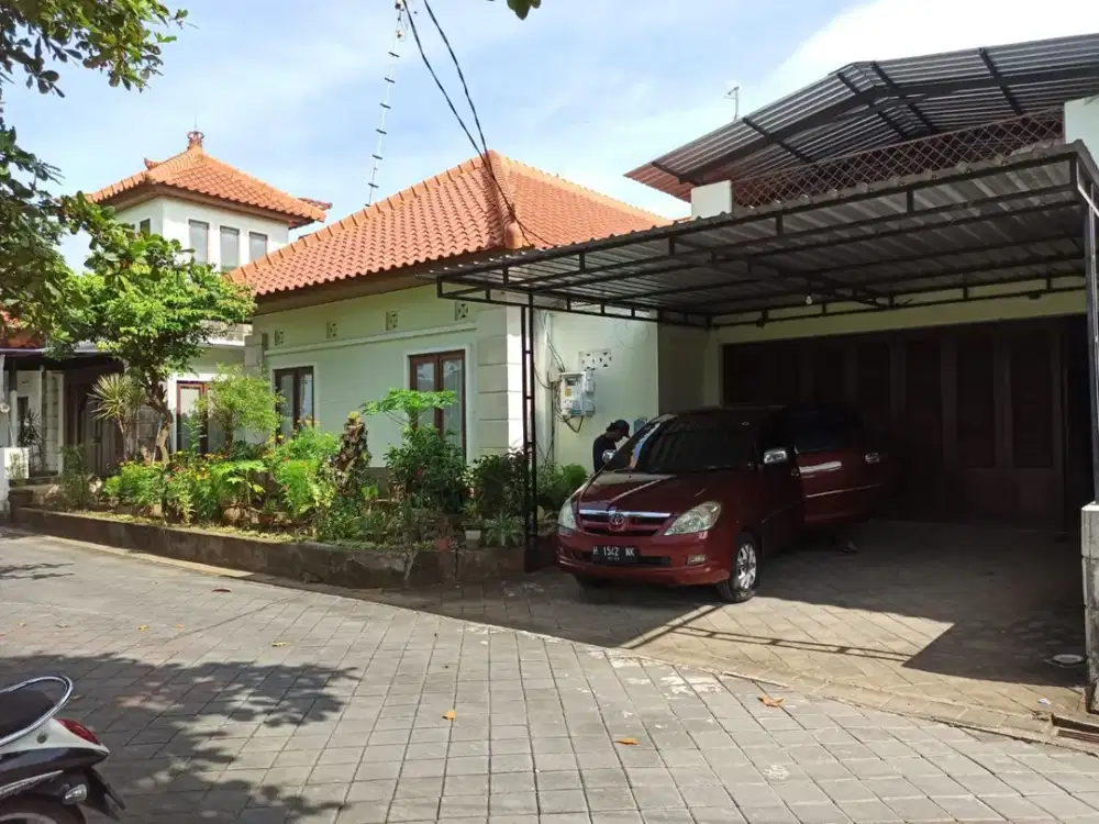 RUMAH MEWAH 2 LANTAI DI JL GN SOPUTAN DENPASAR DEKAT MALL