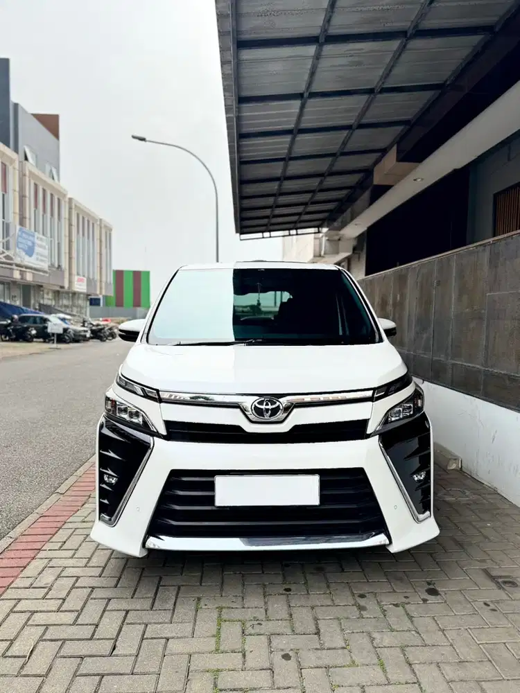 CASH Toyota Voxy 2021 TERMURAH!!!