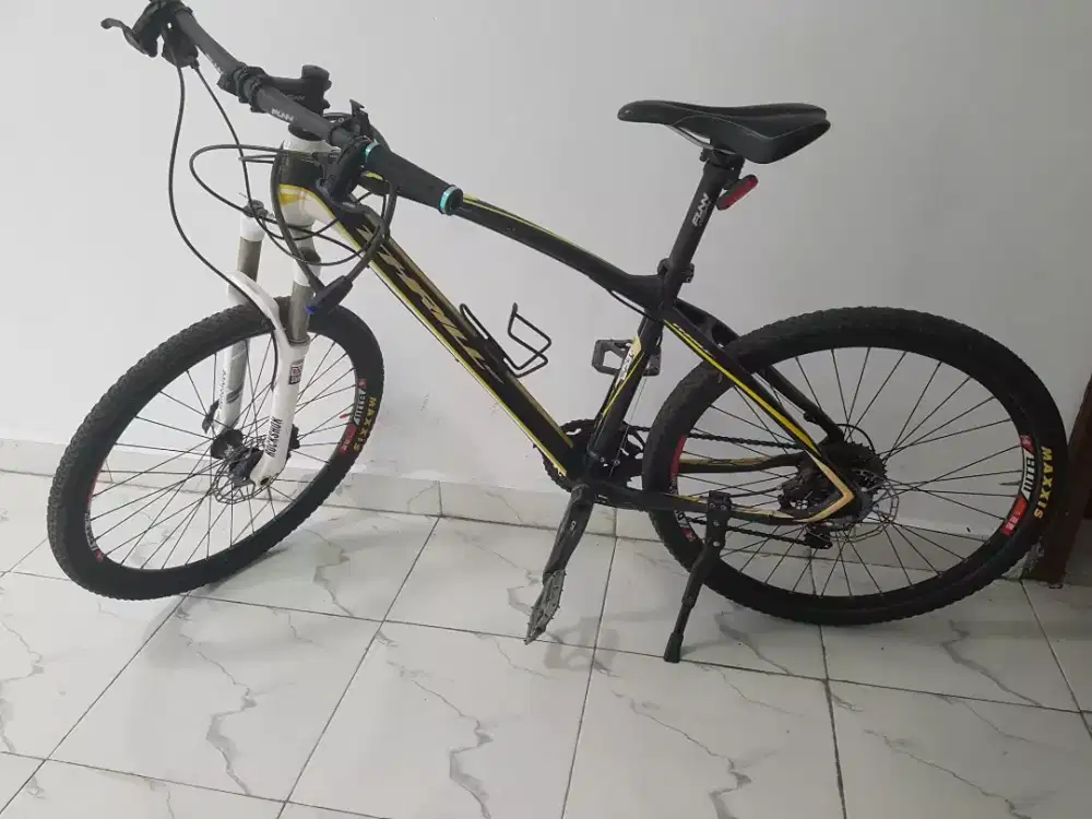Sepeda Wimcycle Thrill Agent XC 3.0
