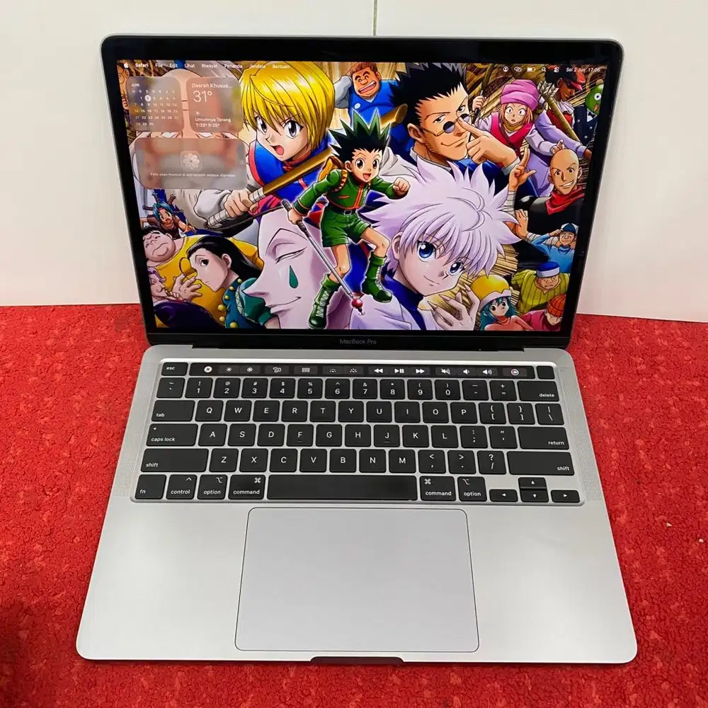 Macbook Pro 13 inch, 2020 Four Thunderbolt 3 Ports