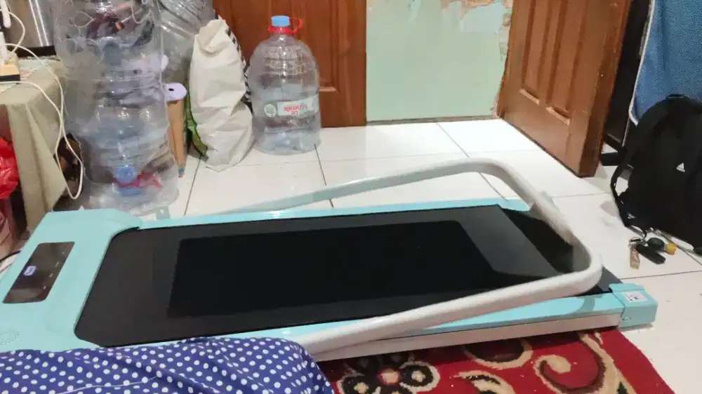 Alat tredmill untuk olahraga