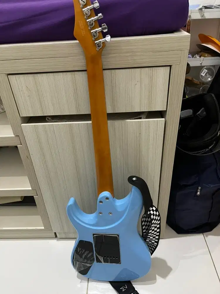 AKAMA CS 1 CRUSH SERIES WITH POCKET AMP