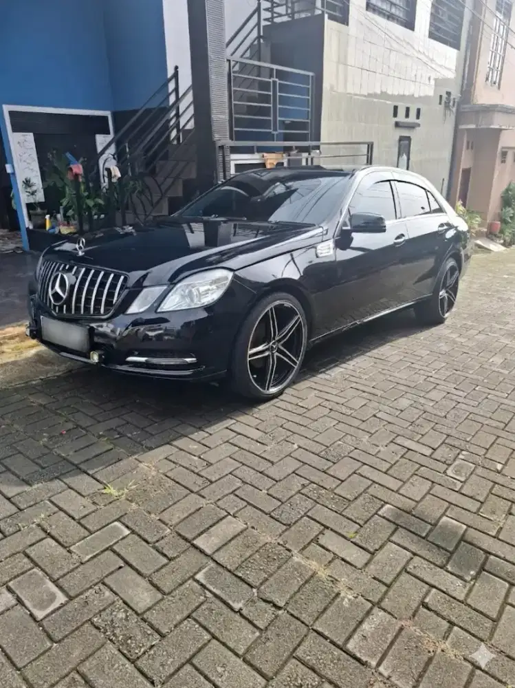 Dijual Mercedes benz W212 - 2013