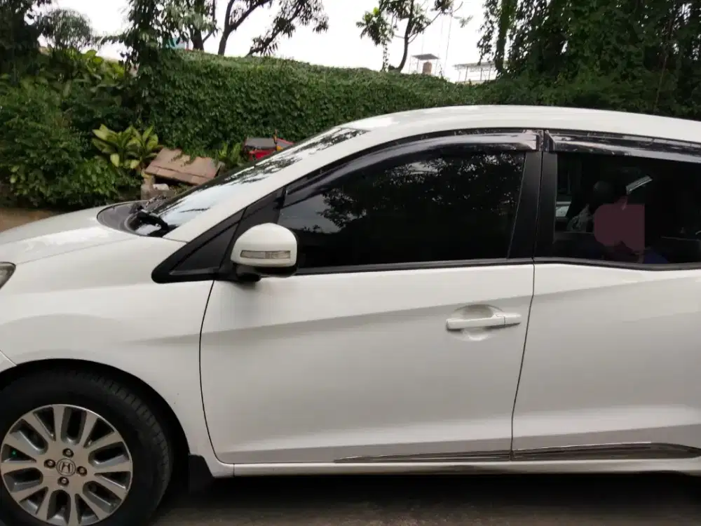 Honda mobilio putih E matic