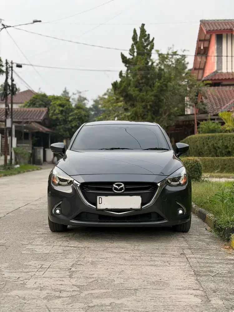 Mazda2 R a/t facelift 2017 / 2018 km67rb full ori