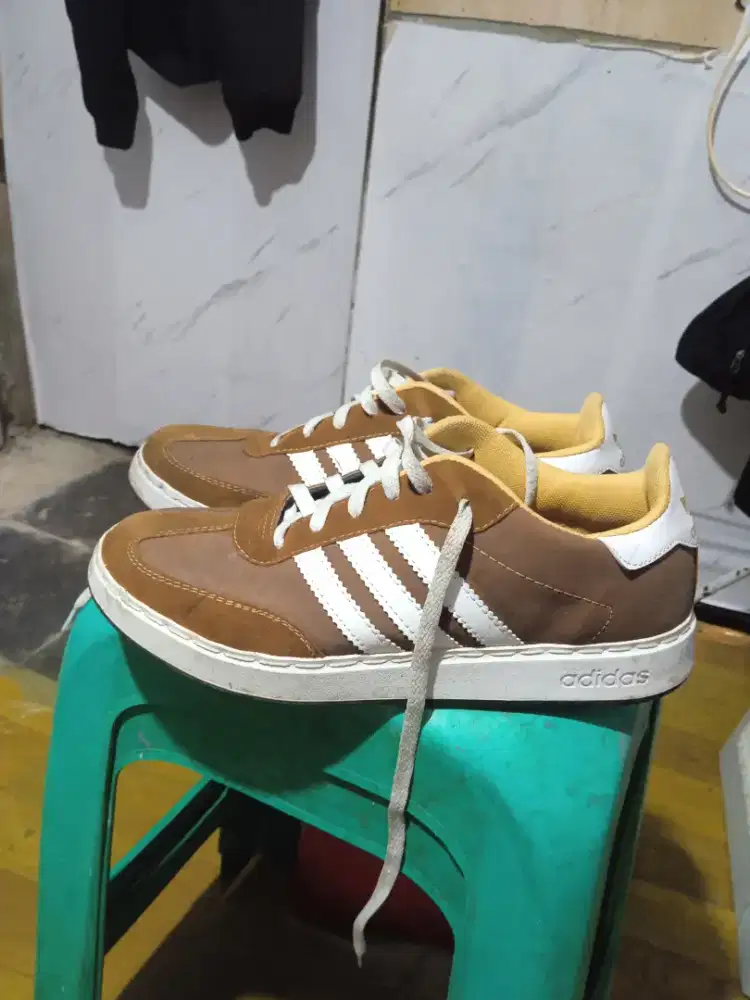 Jual sepatu ukuran 42 no minus 100 RB aja nego