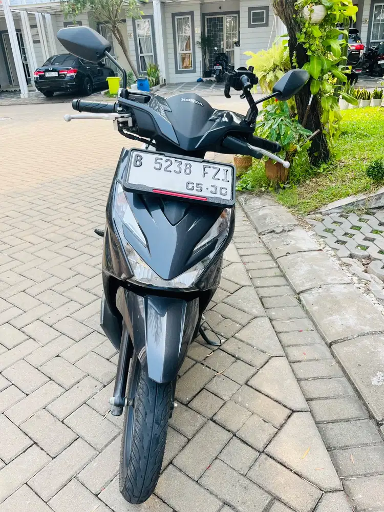 Dijual Cepat Honda Beat Deluxe CBS ISS, KM rendah, Body mulus! NEGO