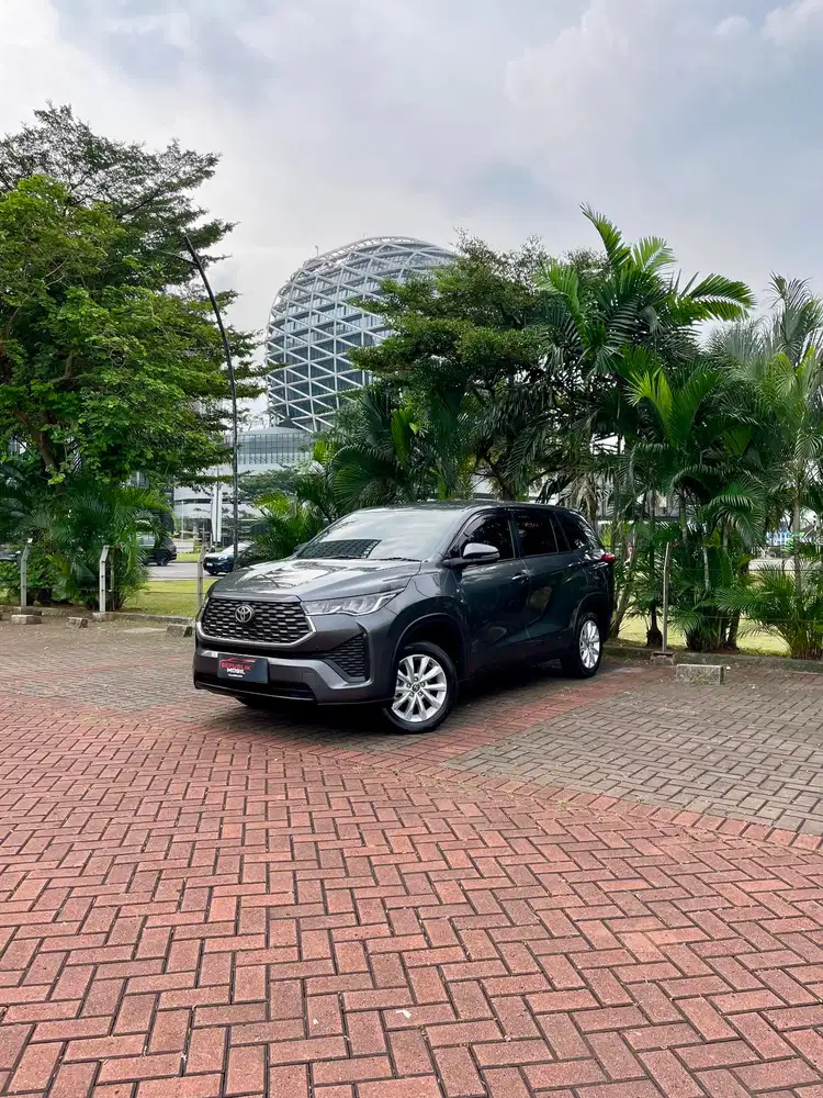 Toyota Kijang Innova Zenix 2.0 V CVT mobil siap pakai