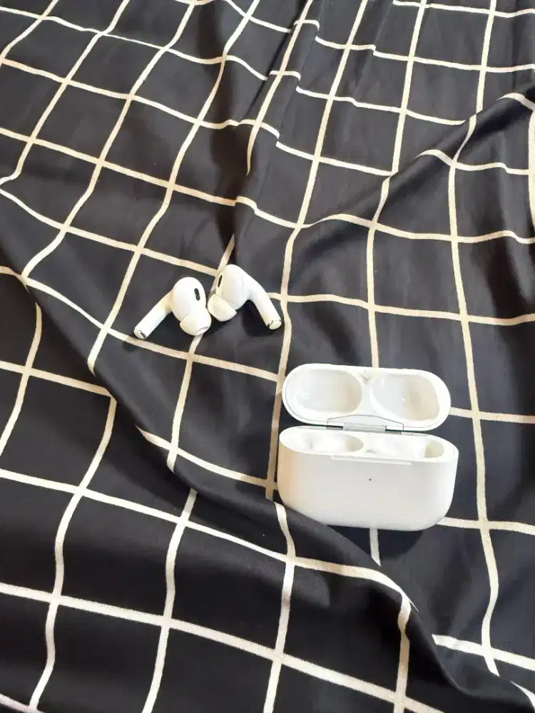 Airpods pro 2 usb C find my