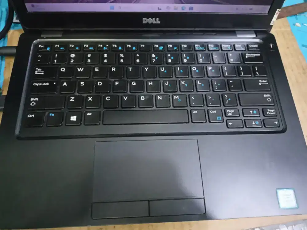 Di julal Dell Latitude 5280 (i5gen7/16gb/256gb)