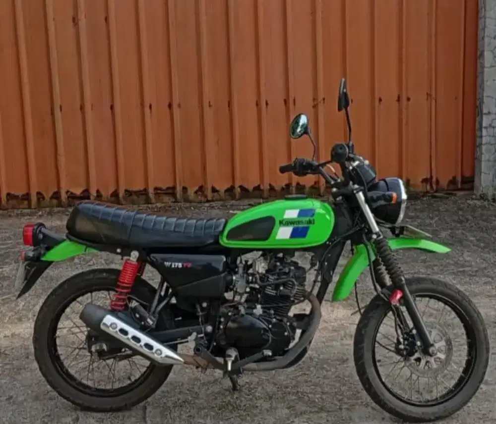 Kawasaki W175TR 2023