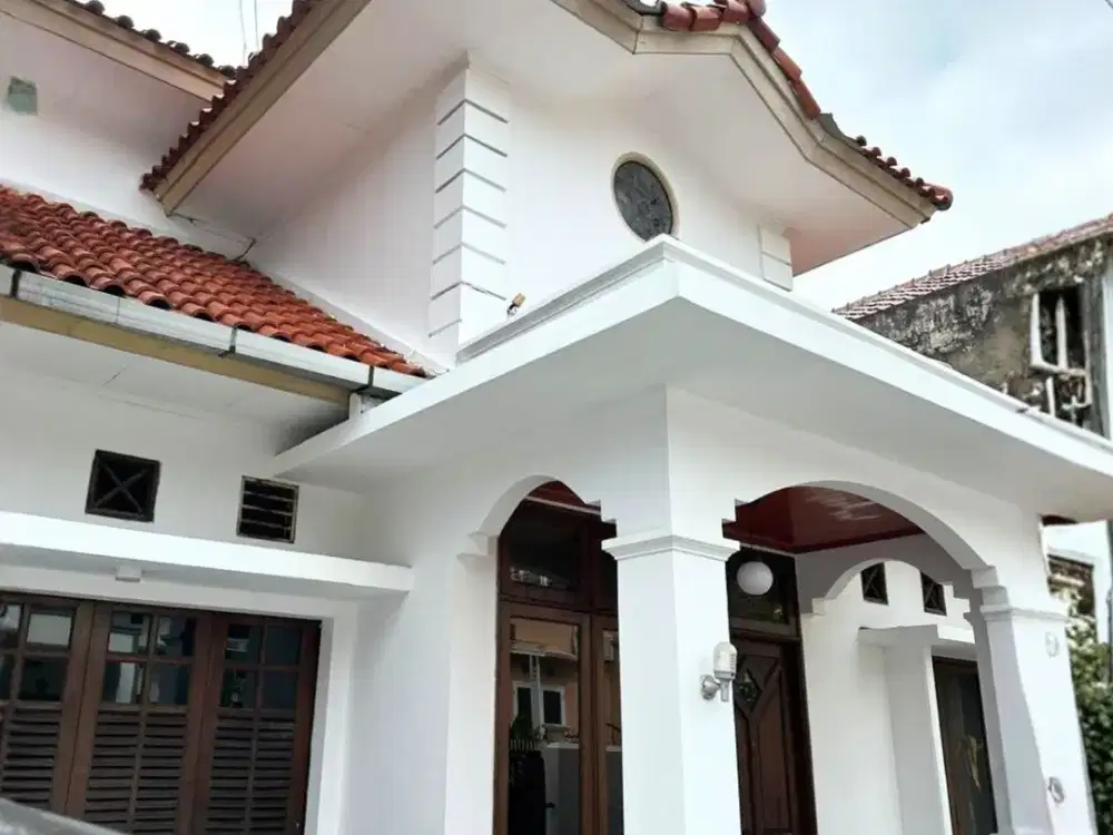 Rumah 2 Lantai di Jatiwaringin Asri Pondok Gede