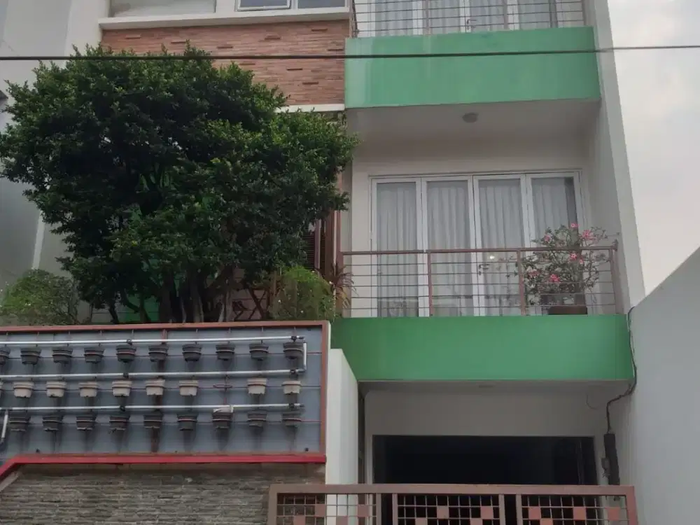 RUMAH BAGUS 4LT SIAP HUNI SEMI FURNISH DI RAWAMANGUN JAKARTA TIMUR