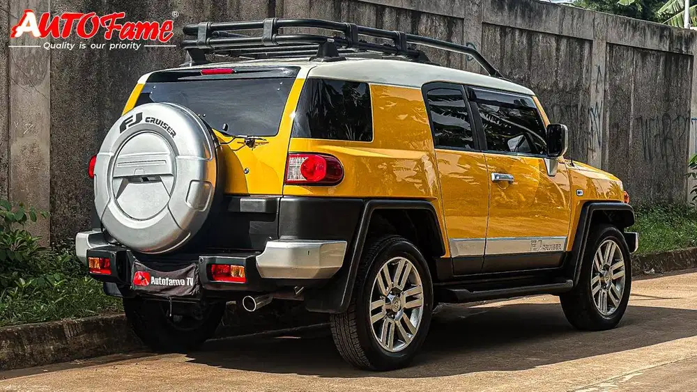 Toyota FJ Cruiser 4x4 AT Fullspec NIK 2017 Yellow On Black