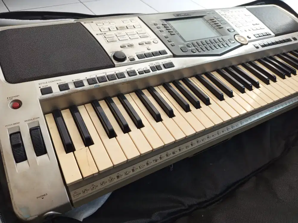 Dijual keyboard Yamaha PSR 2000