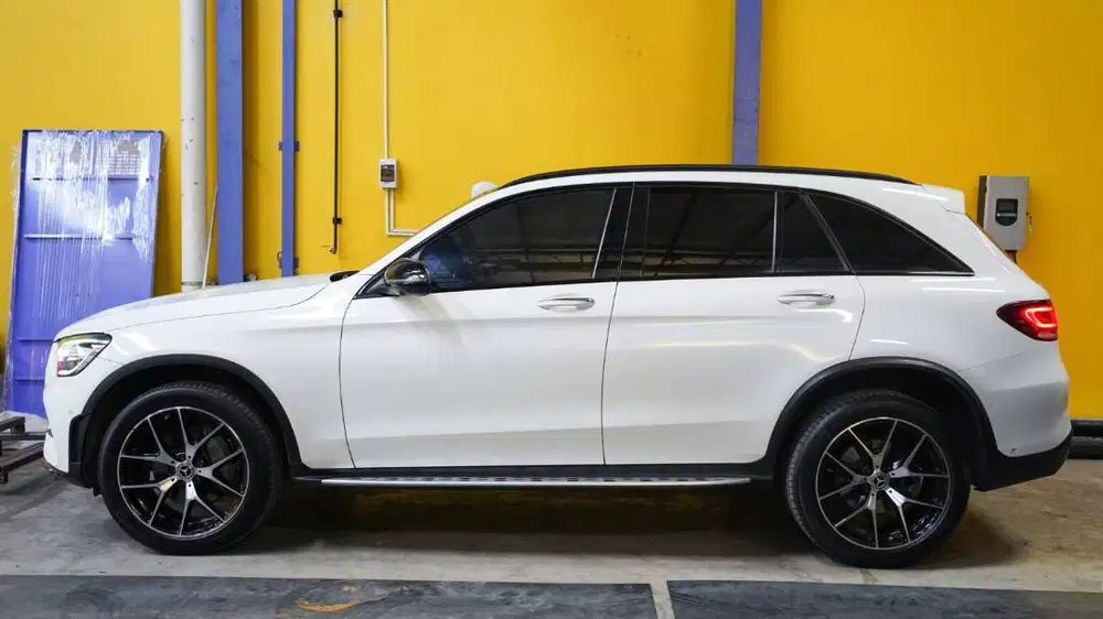 Mercedes-Benz GLC 200 AMG Line / Avantgarde 2023 Putih