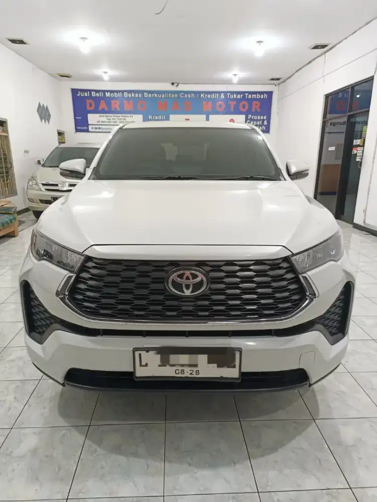 Zenix G bensin 2023 Putih plat L tgn 1 istimewa