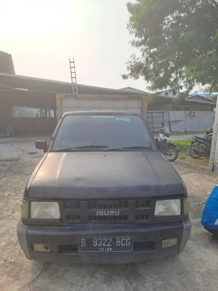 Isuzu Panther box 2011 Diesel