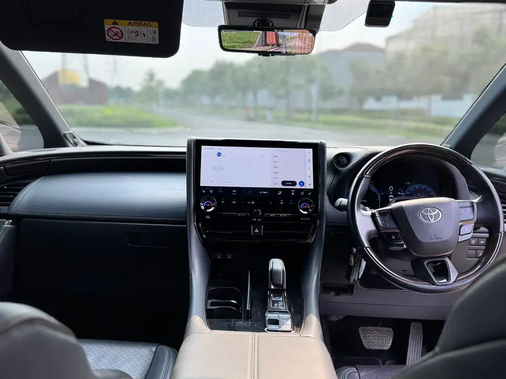 Toyota Alphard 2024 Hybrid
