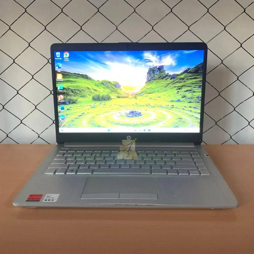 HP Laptop 14S-dk0xxx / AMD A9 9425 / 8GB / SSD 256GB / W11