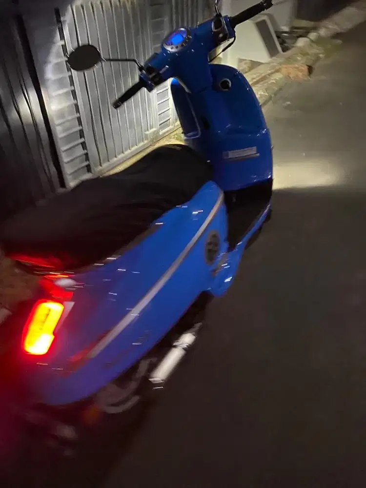 Scooter Peugeot Django 150