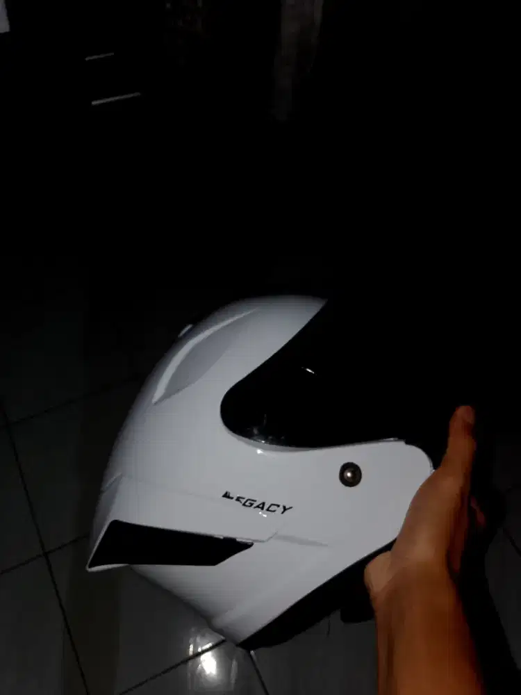 Helm Legacy Putih Half Face Kondisi Bagus Siap Pakai