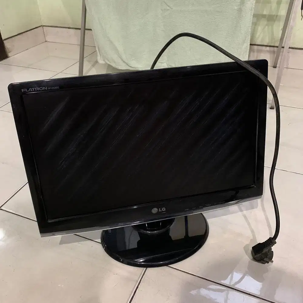 Monitor LG 19 Flatron W1953SE LCD Second Kondisi Mati, Monitor Bekas