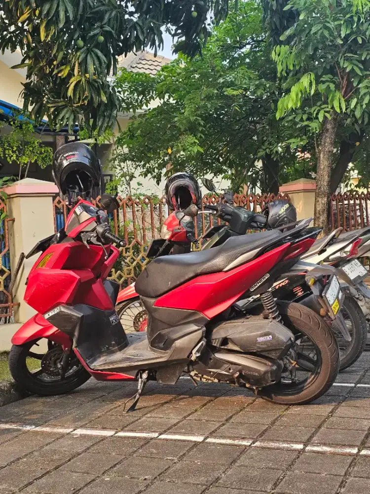 Vario 160 CBS merah