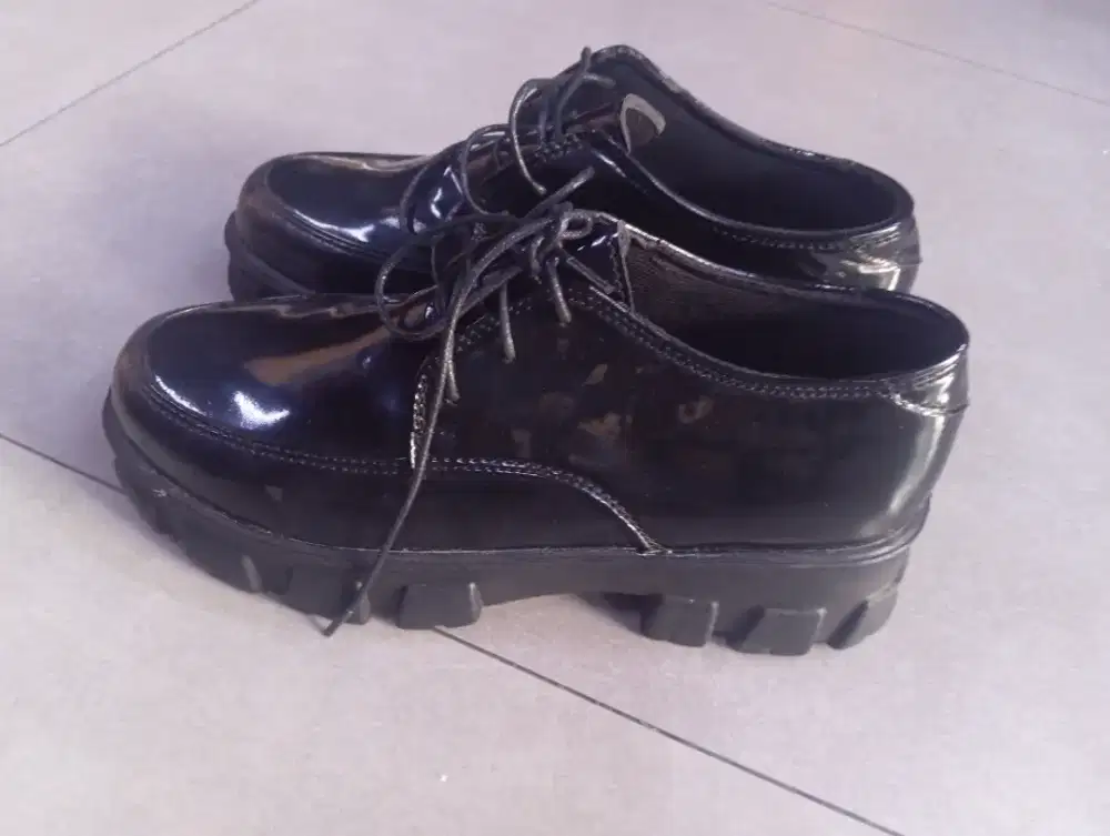 Sepatu DOCMART size 41 BARU