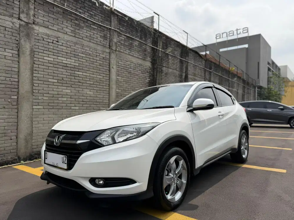 Honda HRV S CVT 2017 Low KM 60k Plat D Bandung Putih