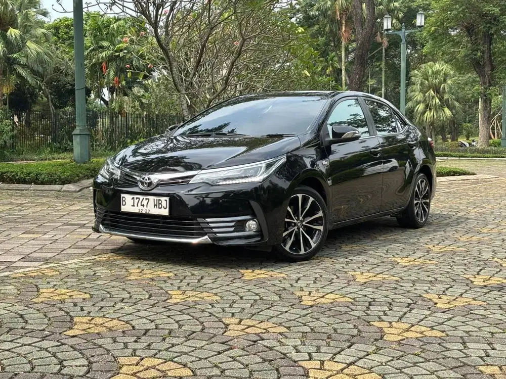 TOYOTA ALTIS V 1.8 AT 2017 Facelift LOW KM