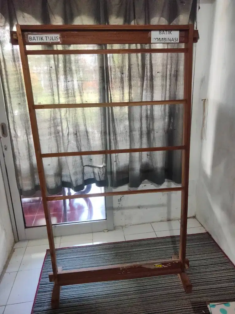 Rak Jualan (Kain, Baju, Rencengan dll)