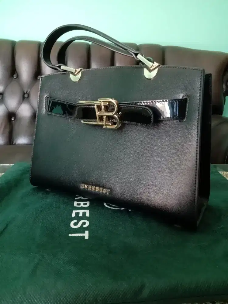 Tas Branded Everbest type Dioni