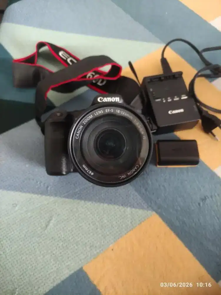 Kamera DSLR Canon EOS 60D dan lensa