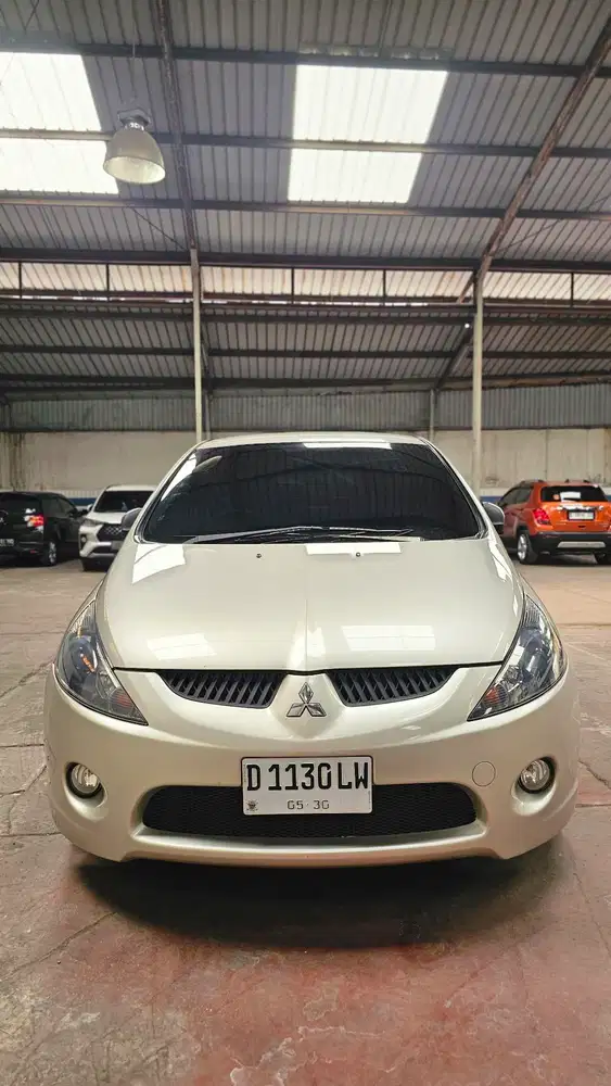 Mitsubishi Grandis 2005 Bensin Good Condition