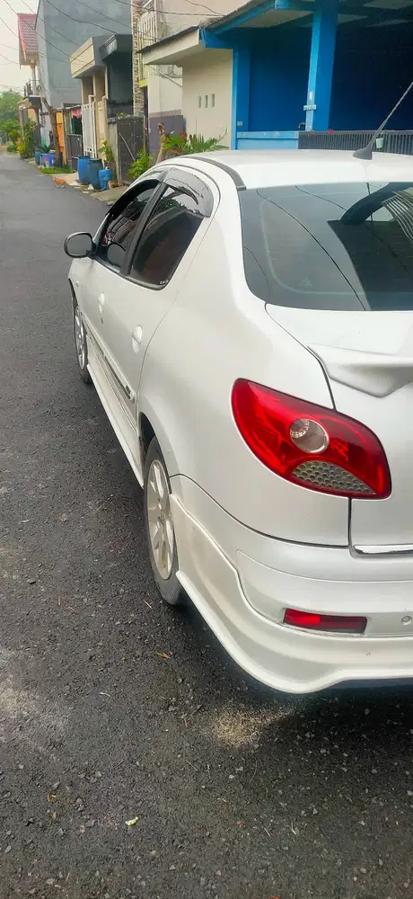 Peugeot 207 sedan tahun 2011