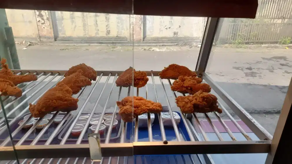 Di butuhkan untuk jaga stad chiken