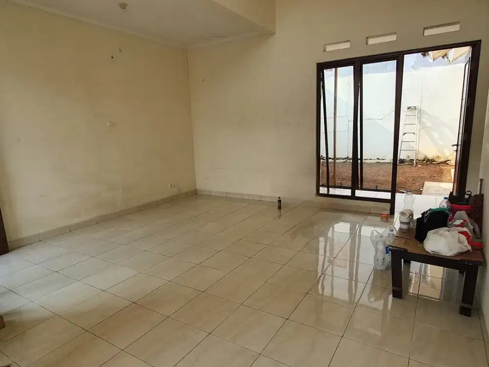 Di sewakan rumah di Aralia