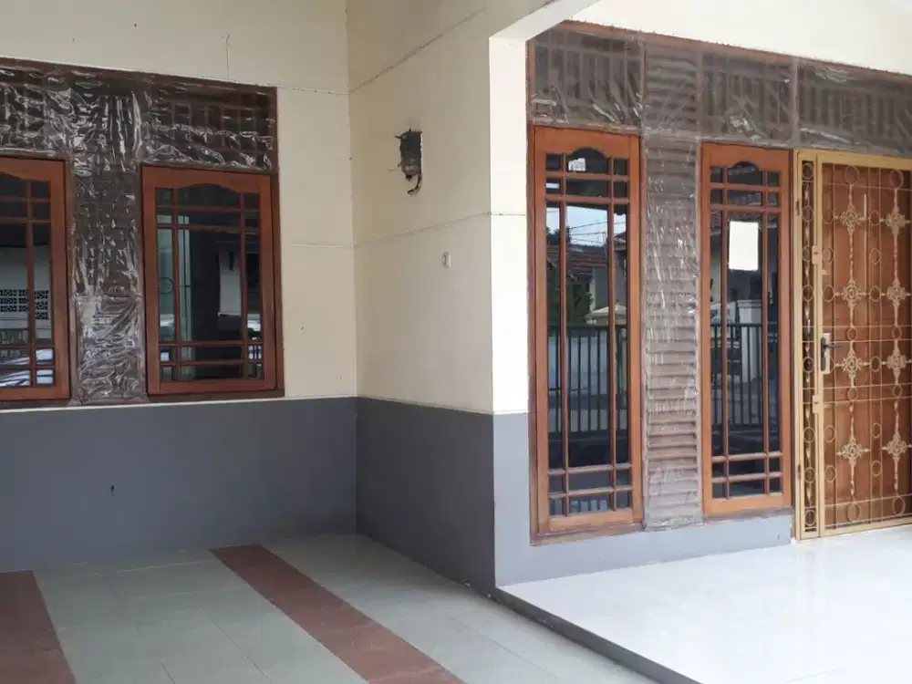 Dijual rumah hoek di harapan indah 1 bekasi
